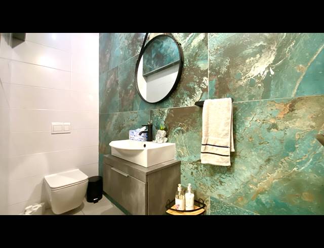 3 BEDROOM FREEHOLD FOR SALE IN PORT OWEN
